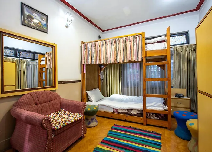 Shangrila Boutique Hostel *